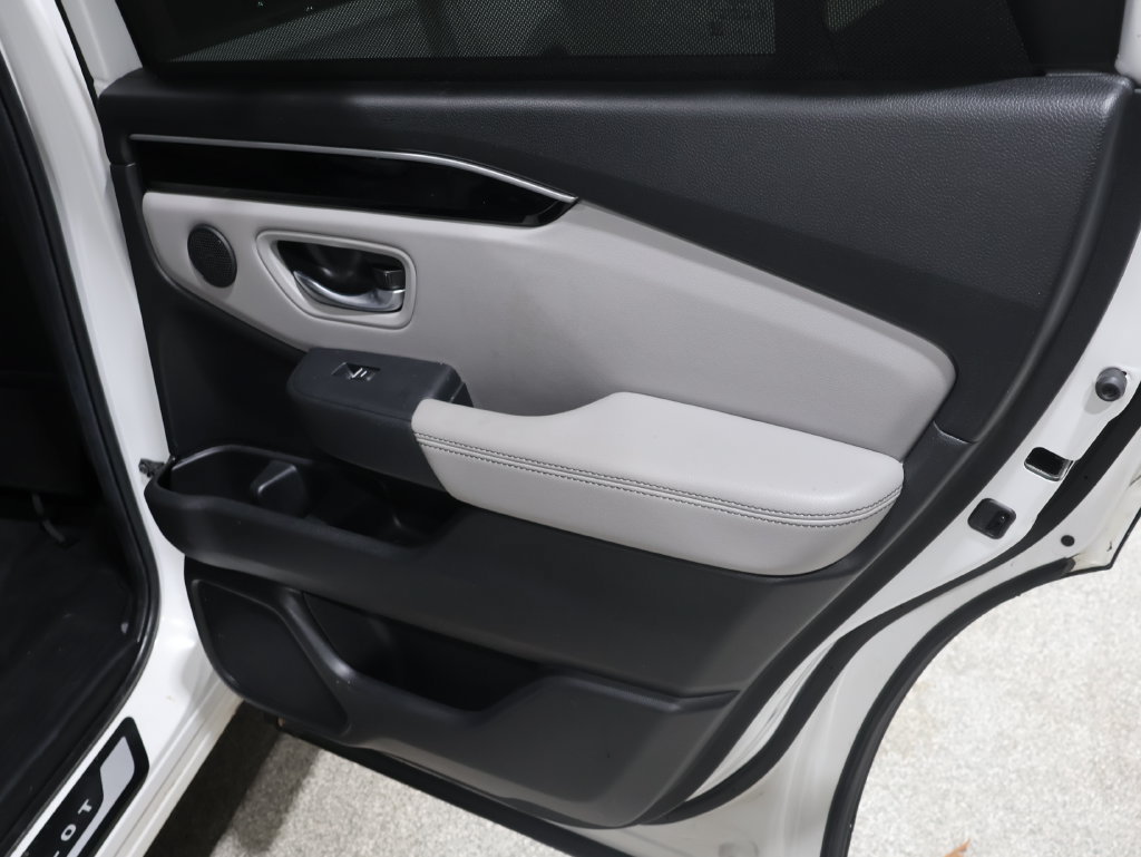 Used 2025 Honda Pilot EX-L image 22