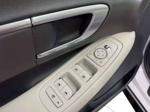 Used 2023 Hyundai Sonata SEL FWD image 17