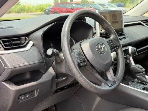 Certified 2025 Toyota RAV4 XLE AWD/4WD image 17