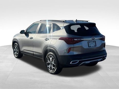 Used 2021 Kia Seltos EX image 3