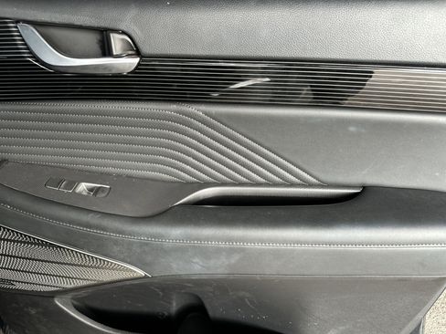 Used 2023 Hyundai Palisade Calligraphy image 28