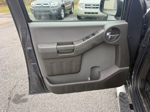 Used 2015 Nissan Xterra S w/ Value Package image 13