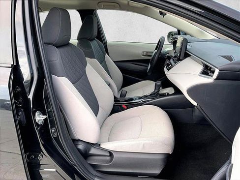 Used 2022 Toyota Corolla LE FWD image 9