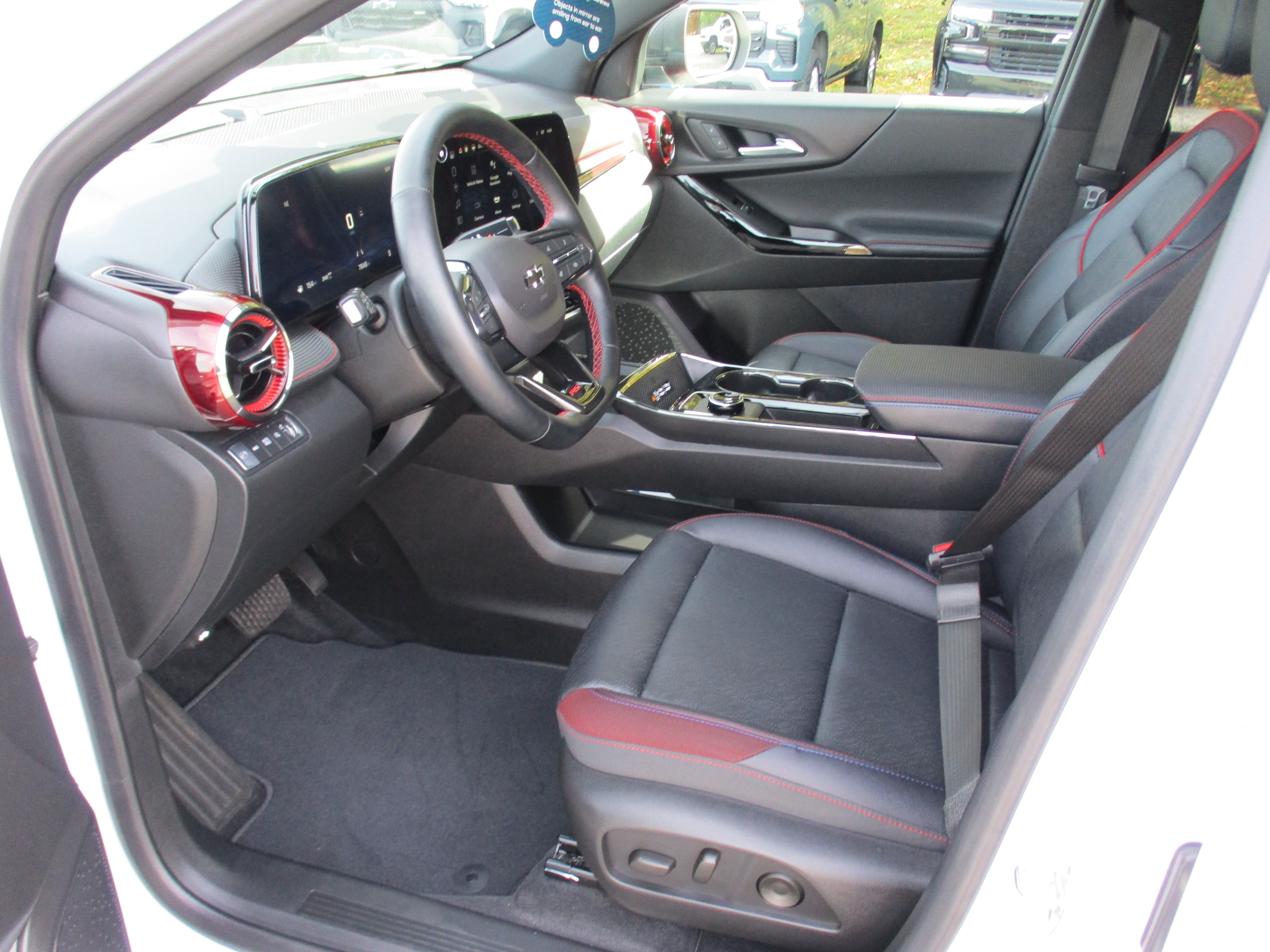 Certified 2025 Chevrolet Equinox RS w/ Safety and Technology Package AWD/4WD image 12