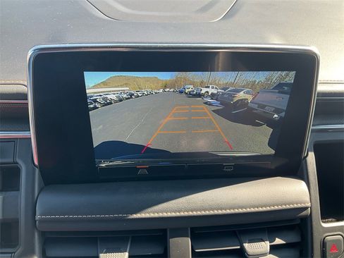 Used 2023 GMC Yukon XL AT4 image 24