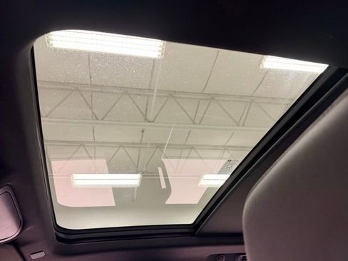 Certified 2022 Chevrolet Suburban LT w/ LT Signature Package image 20