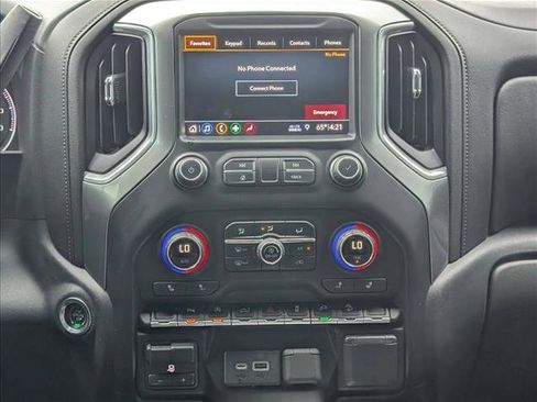 Used 2019 Chevrolet Silverado 1500 LT Trail Boss AWD/4WD image 16