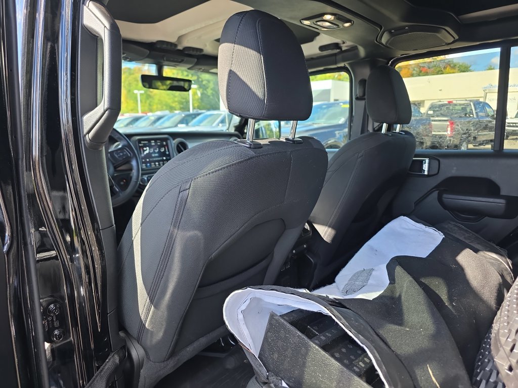Used 2022 Jeep Gladiator Sport AWD/4WD image 17