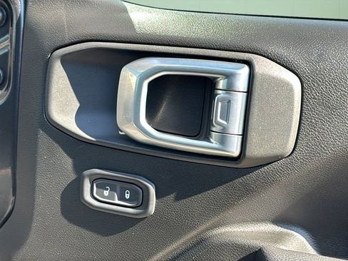 Certified 2024 Jeep Gladiator Sport image 38