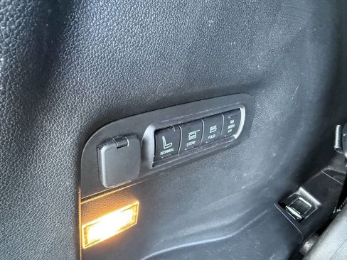 Used 2017 Ford Explorer Limited FWD image 40
