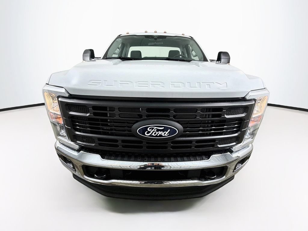 New 2027 Ford F350 XL w/ XL Driver Assist Package AWD/4WD image 2