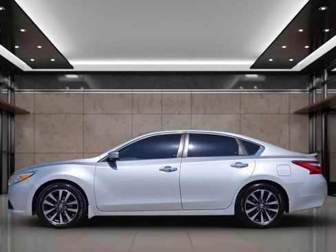 Used 2016 Nissan Altima 2.5 SL FWD image 3