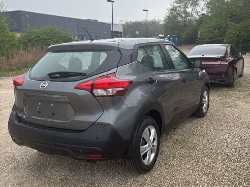 Used 2020 Nissan Kicks S image 4