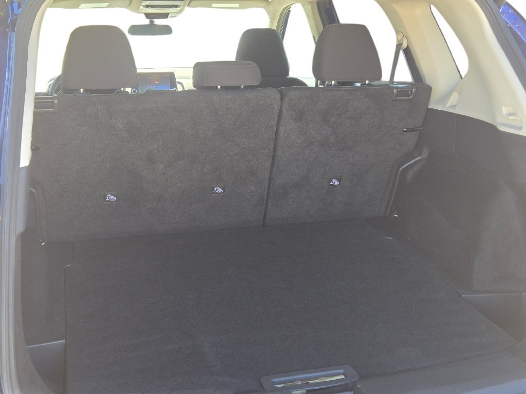 Used 2025 Nissan Rogue SV FWD image 12