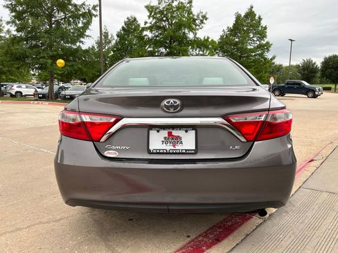 Used 2015 Toyota Camry LE FWD image 7