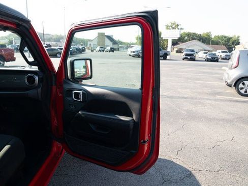 Certified 2023 Jeep Gladiator Overland image 14