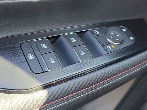 Used 2025 Nissan Kicks SR AWD/4WD image 16