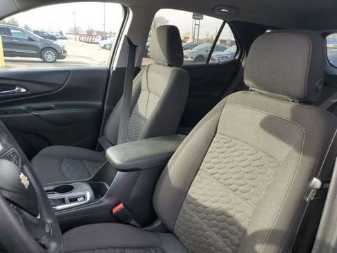 Used 2021 Chevrolet Equinox LT w/ LPO, Blackout Package image 5