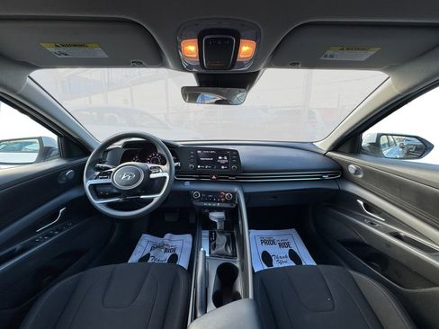 Used 2022 Hyundai Elantra SEL image 26