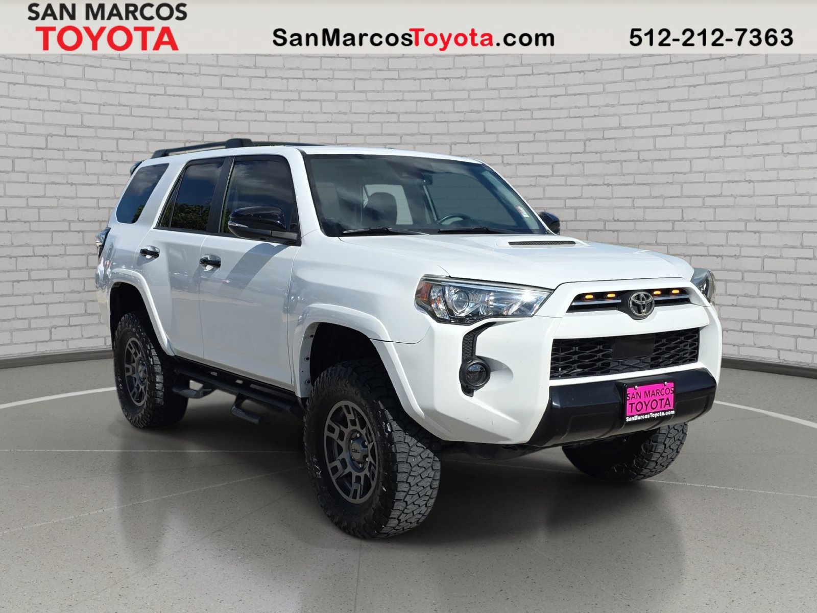 Used 2020 Toyota 4Runner Venture w/ Moonroof Package AWD/4WD image 3