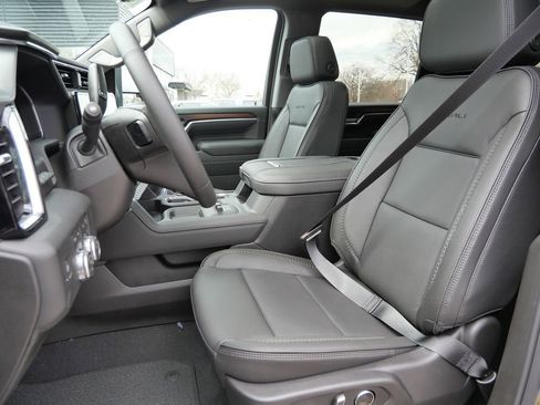 New 2026 GMC Sierra 3500 Denali w/ Denali Reserve Package AWD/4WD image 36