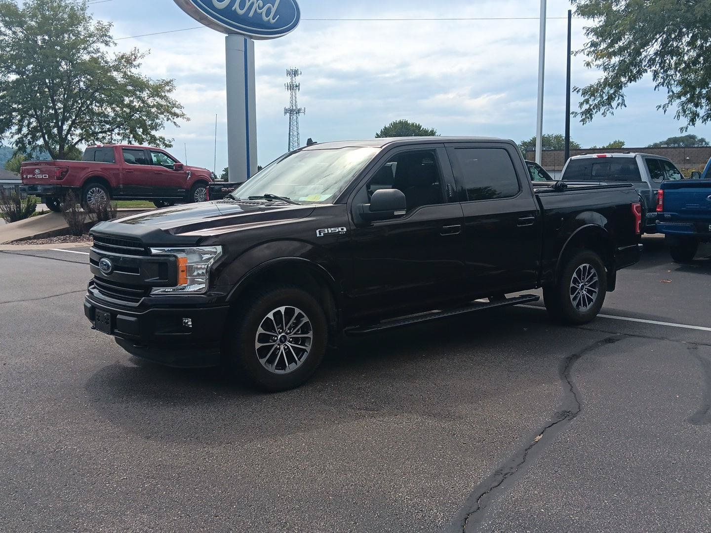 Used 2019 Ford F150 XLT w/ Equipment Group 302A Luxury AWD/4WD image 11