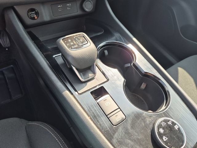 Used 2024 Nissan Rogue S AWD/4WD image 25