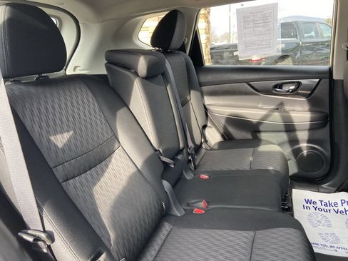 Used 2017 Nissan Rogue S image 23