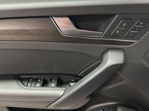 Used 2023 Audi Q5 e Premium Plus w/ Premium Plus Package image 10
