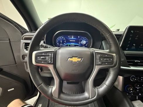 Used 2023 Chevrolet Suburban LT w/ Luxury Package AWD/4WD image 18