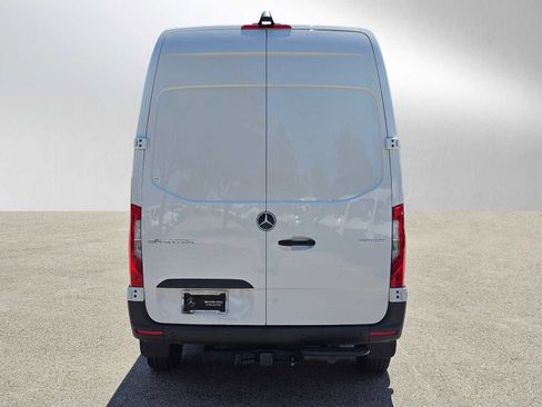 Used 2025 Mercedes-Benz Sprinter 2500 image 5
