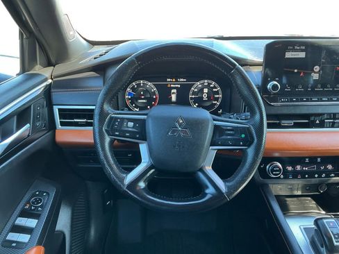 Used 2022 Mitsubishi Outlander SEL image 18