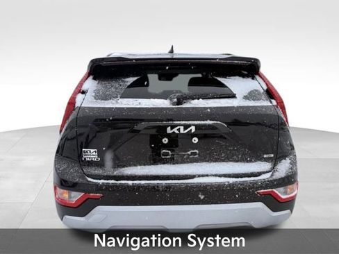 Used 2023 Kia Niro EX image 9