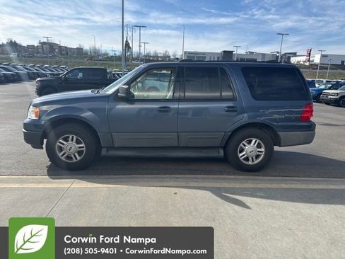 Used 2004 Ford Expedition XLT image 4