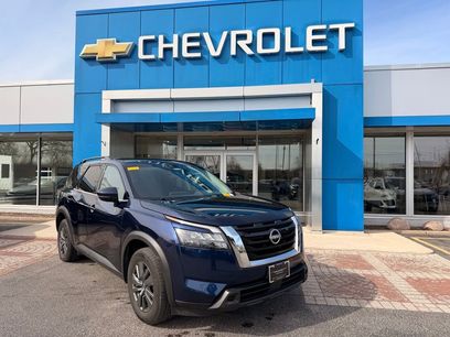 Used 2024 Nissan Pathfinder SV