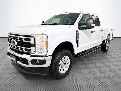 Certified 2024 Ford F250 XLT w/ FX4 Off-Road Package image 3