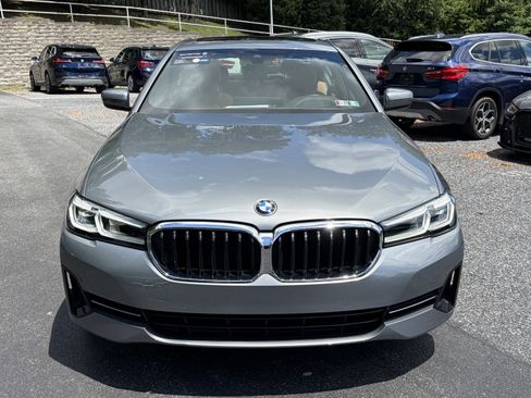 Used 2023 BMW 530i xDrive w/ Premium Package AWD/4WD image 2