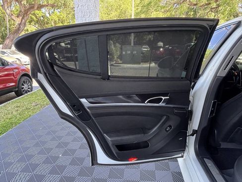 Used 2013 Porsche Panamera RWD image 21
