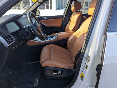 Used 2022 BMW X5 xDrive45e w/ Luxury Seating Package image 17