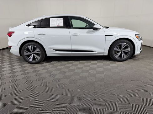 Used 2024 Audi Q8 e-tron Premium Plus w/ Premium Plus Package AWD/4WD image 8
