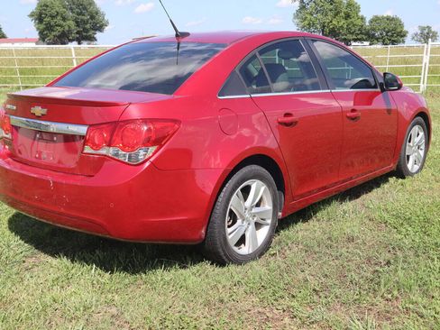 Used 2014 Chevrolet Cruze Diesel w/ Enhanced Safety Package image 2
