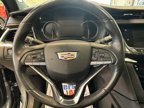 Used 2023 Cadillac XT6 Premium Luxury image 18