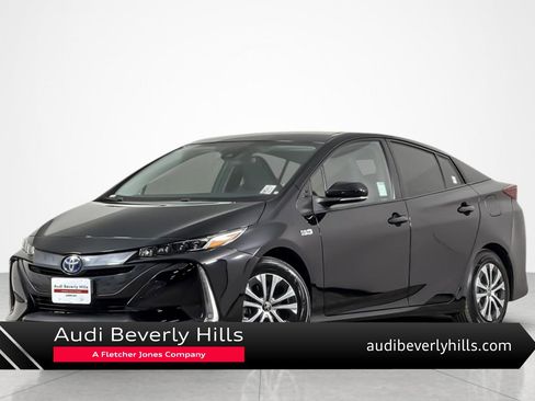 Used 2021 Toyota Prius Prime LE FWD image 1