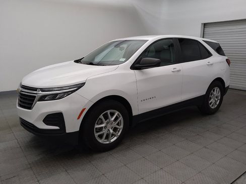 Used 2022 Chevrolet Equinox LS w/ LS Convenience Package FWD image 2