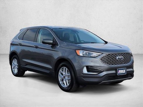 Used 2023 Ford Edge SEL image 3