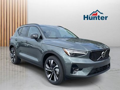 New 2026 Volvo XC40 B5 Ultra w/ Protection Package Premier