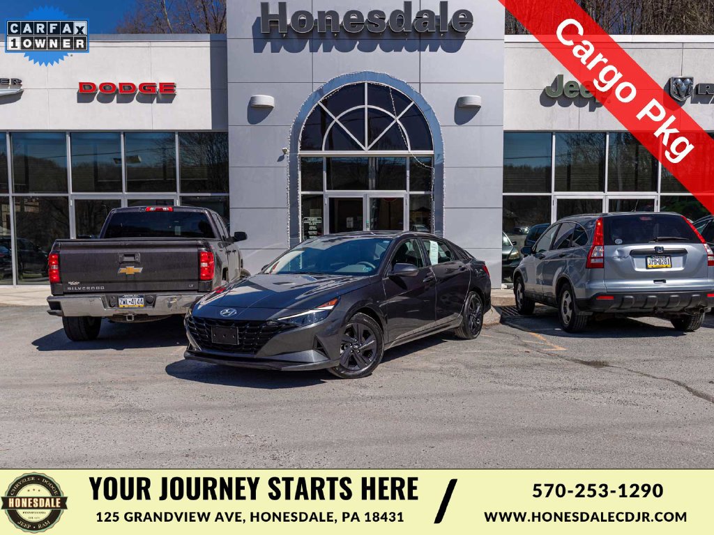 Used 2023 Hyundai Elantra SEL w/ Cargo Package FWD image 1