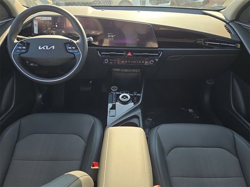 New 2025 Kia Niro Wind image 15