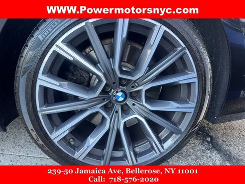 Used 2021 BMW 750i xDrive w/ Executive Package AWD/4WD image 17