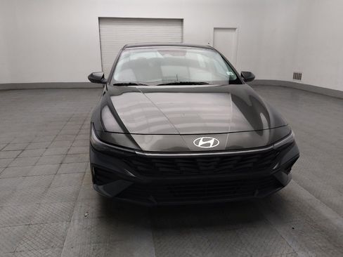 Used 2025 Hyundai Elantra SE FWD image 14